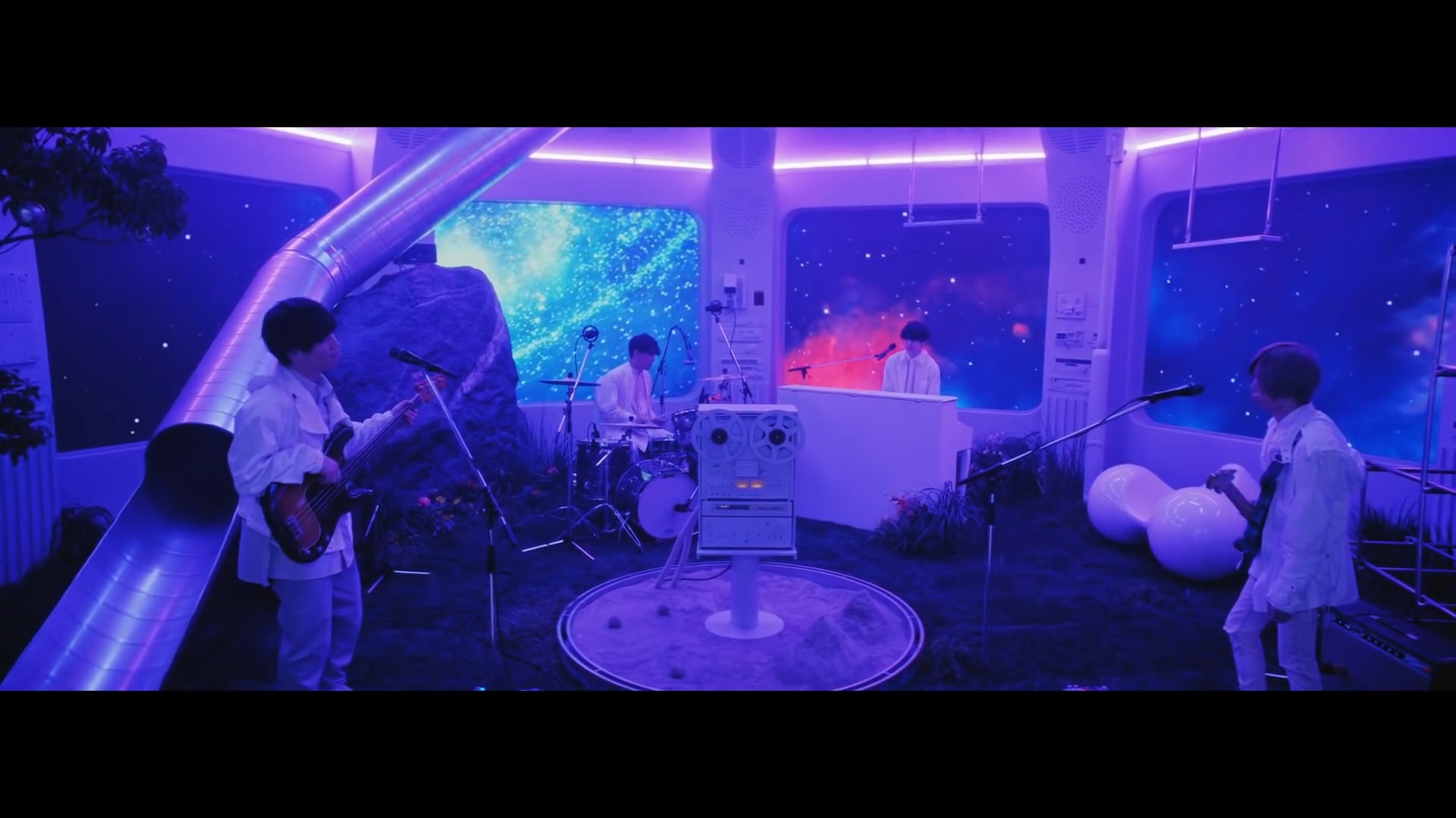 Universe】Official髭男dismの新曲MVで大活躍！ LEDビジョンが作り出す ...